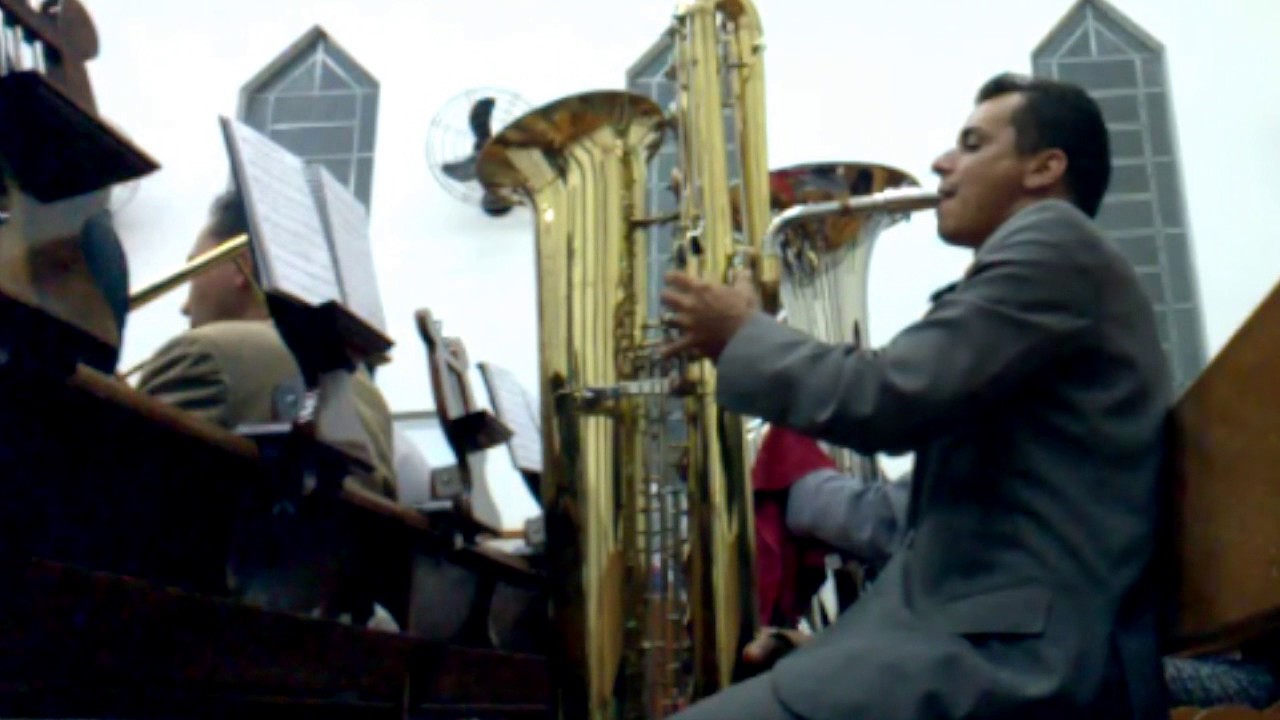 SAX BAIXO e TUBA - hino ccb 61 (ensaio local)