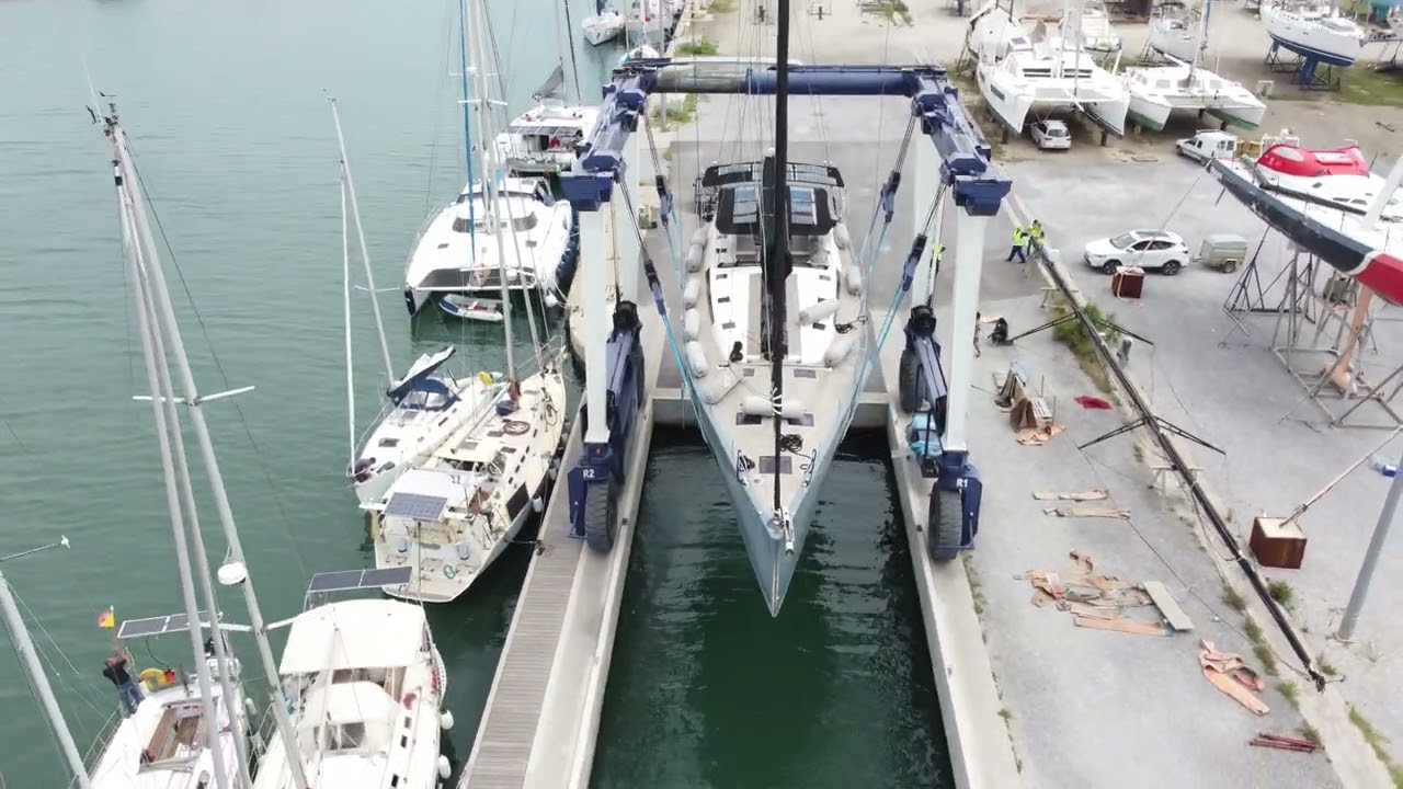Mise à l'eau d'un incroyable voilier ! Un Ker 63 (SALONA 60) 🤩⛵