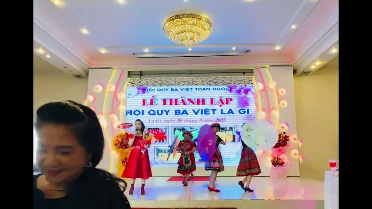 Gặp Nhau Giữa Rừng Mơ 