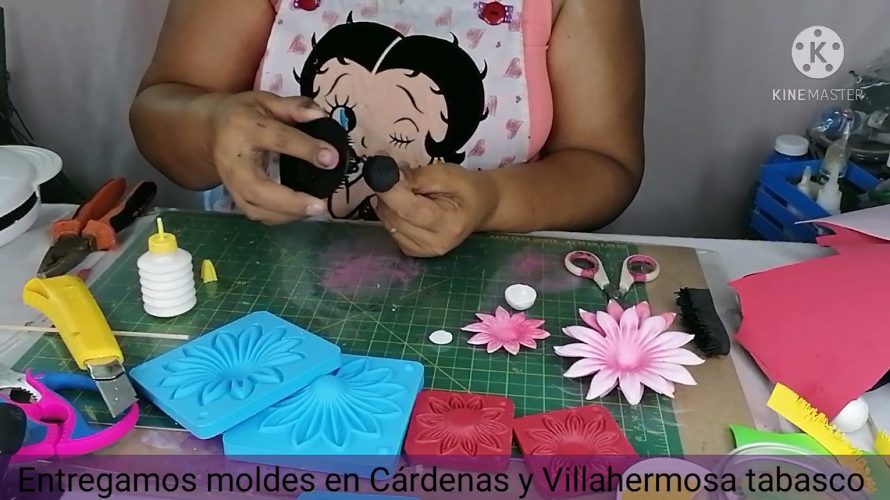 Tutorial deComo hacer flor gerbera fácilmente con foami/goma eva y moldes thikas fácilmente