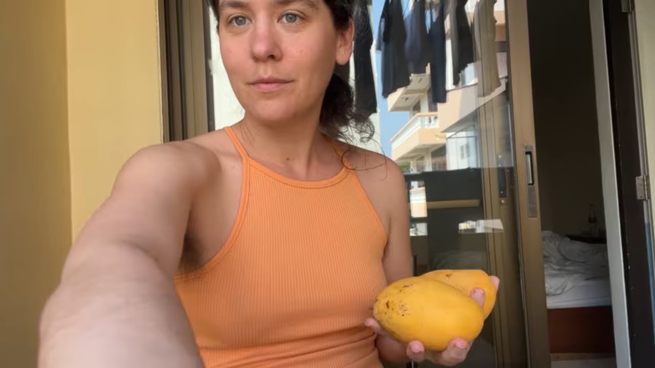Eat Breakfast Mangoes with Me in Chiang Mai