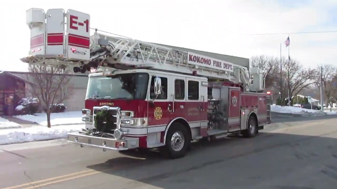 Kokomo Fire Department - Engine 1 - Car Fire at Outback SteakHouse