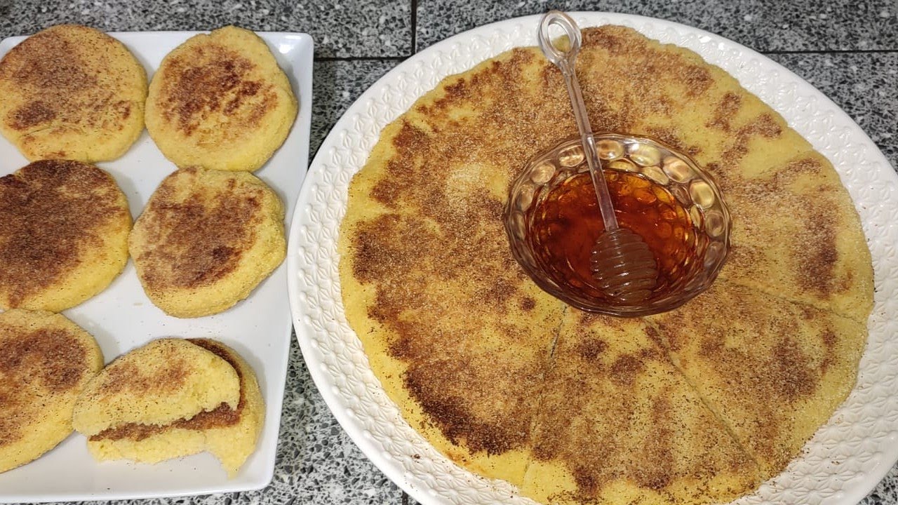 عندك الدقيق الفينو وجدي بيه حريشات  هشاش افكريني 😋👌