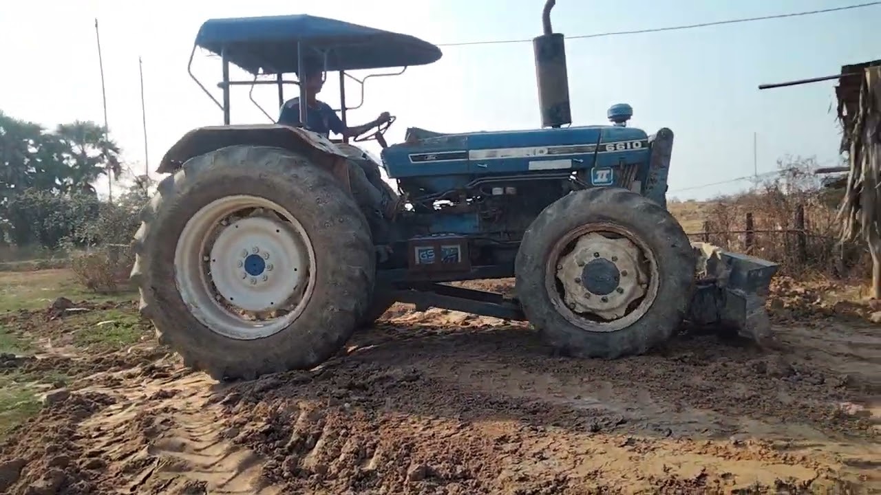 #agriculture #tracklayer #steeltracksatwork #farmingdvd #anglianagrimedia #plough #ploughing