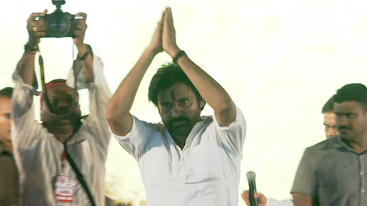 JanaSena Chief Sri #PawanKalyan Grand Entry || దిగ్విజయభేరి | JanaSena Formation Day || జనసేన పార్టీ