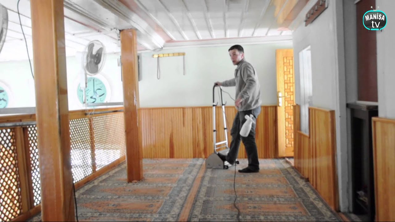 Camilerde temizlik çalışmaları devam ediyor
