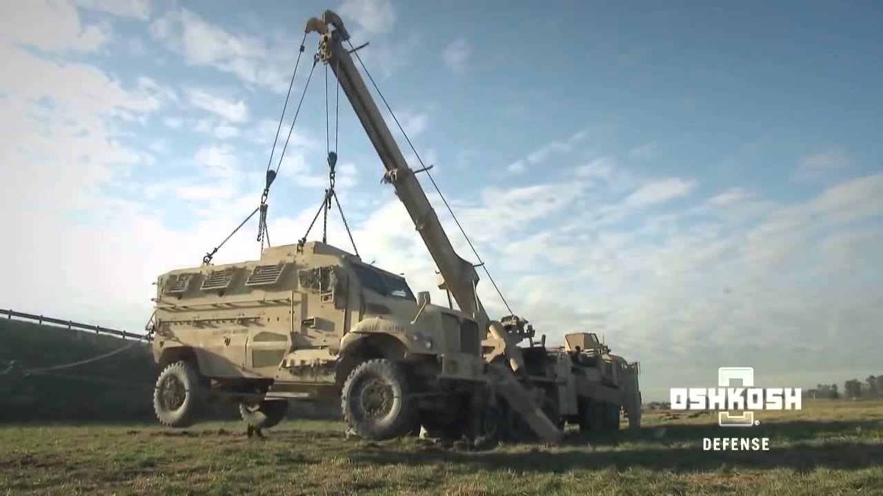 US Army Tow Truck in Action : MMRS Demonstrator by Oshkosh