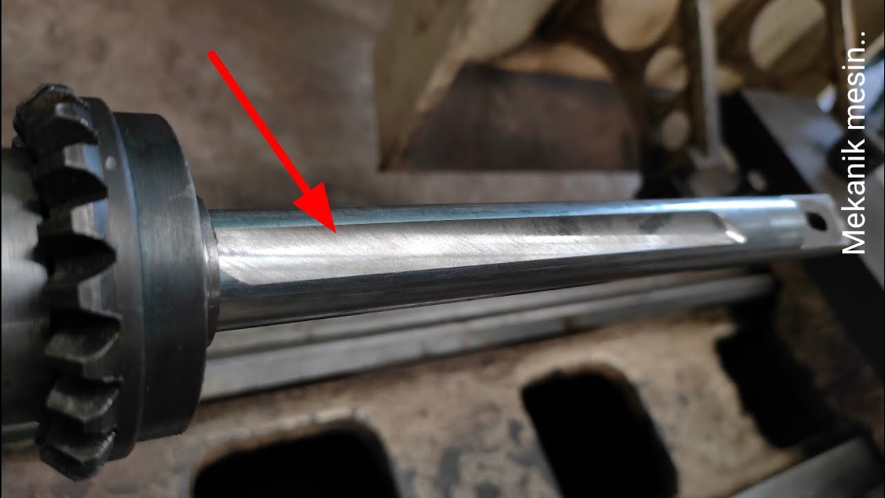 Membuat Bushing dan Oil grooves Pada As Dengan Mesin Bubut