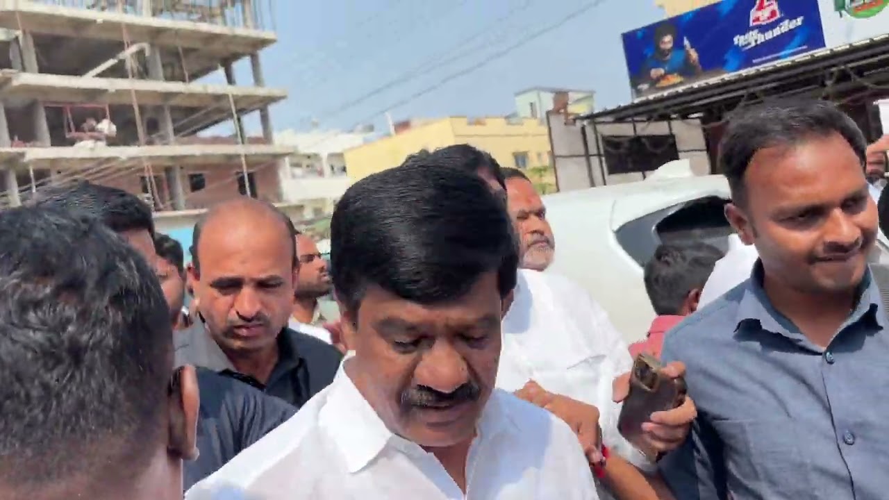 ఇల్లు గుల్చొద్దు అని చిన్న పాప ఆవేదన అయిన కనికరం లేని రేవంత్ రెడ్డి💔❌#ftl#hydra #congress #brs #ktr 