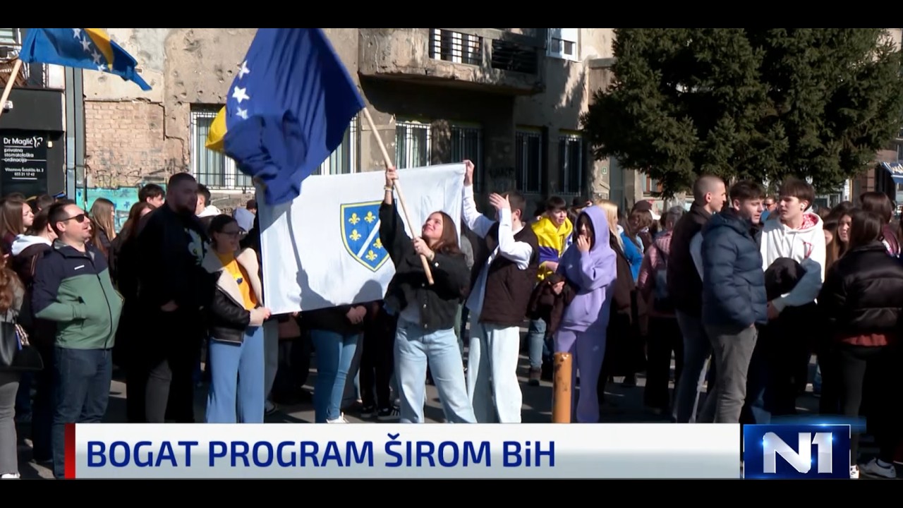 Defile učenika povodom Dana nezavisnosti