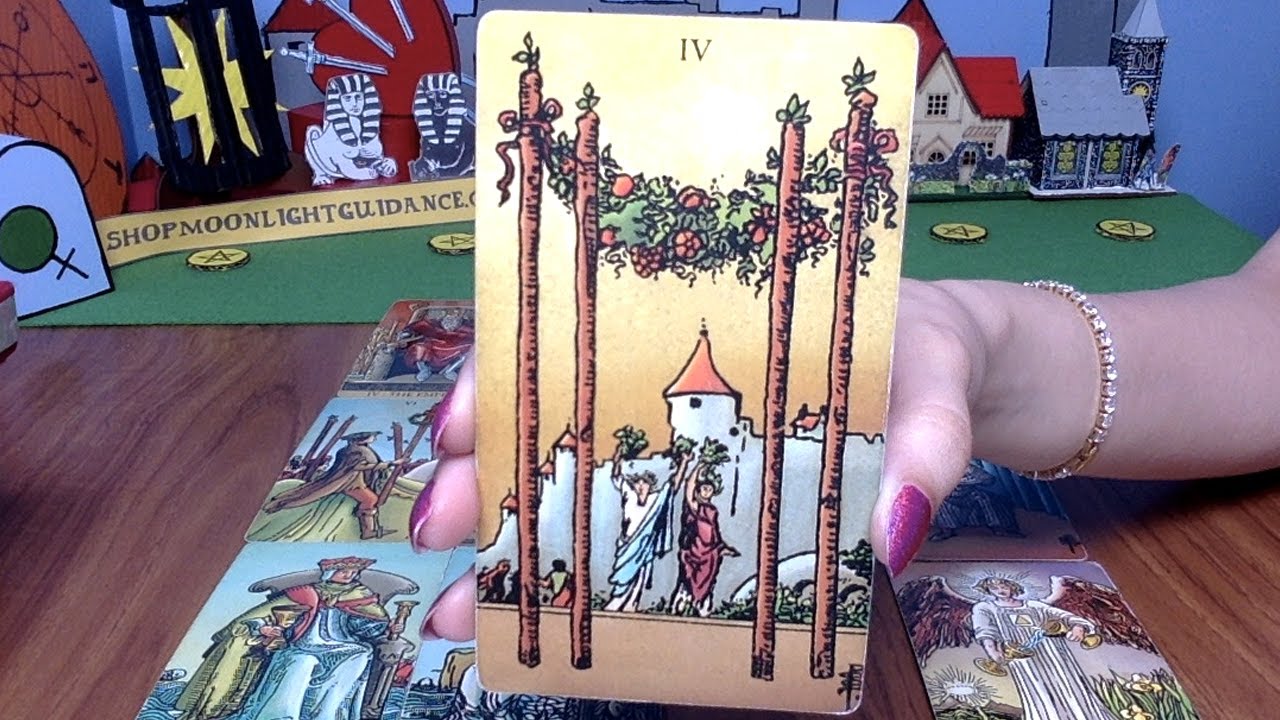 GEMINI *YOUR FUTURE SELF WILL THANK YOU FOR WATCHING THIS!* AUGUST 2021 Tarot Reading