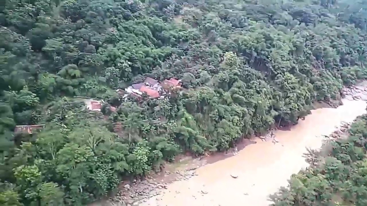 Lihat musolah pake dron