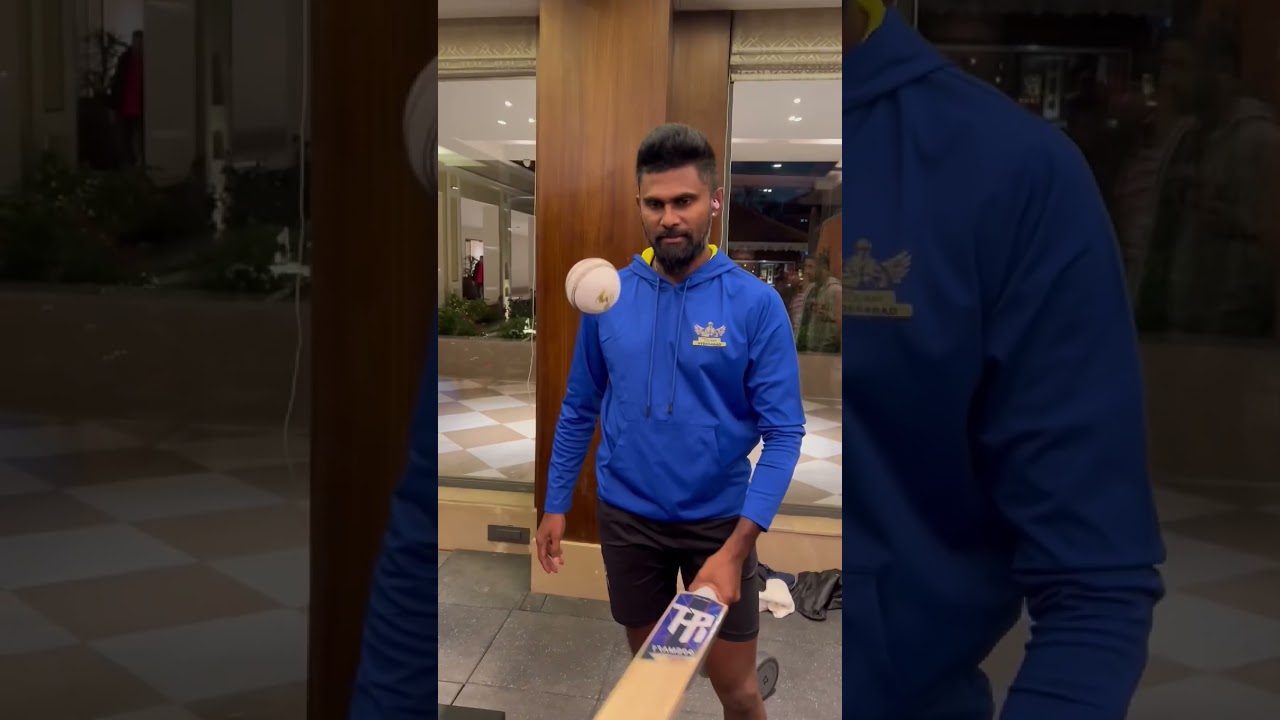 Chris Gayle and other legendary cricketer&rsquo;s with Tramboo Sports Bat