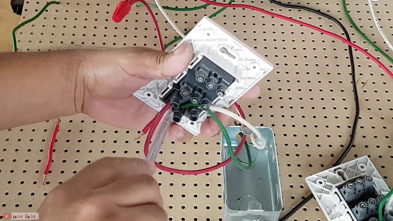 PRACTICA 9.1 Conexión de 4 interruptores de 3 vías y un toma corriente JUNTOS. CON MÉTODO DE PUENTES