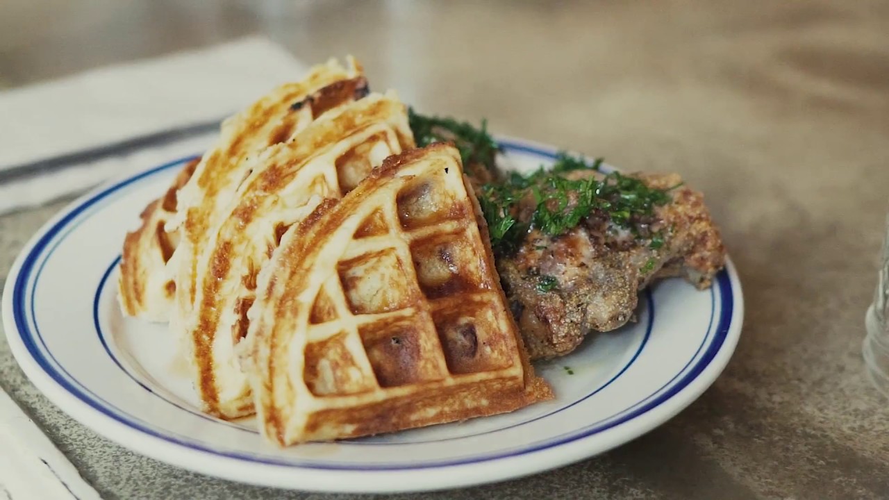 SWEET CHICK PICA POLLO CON WAFFLE