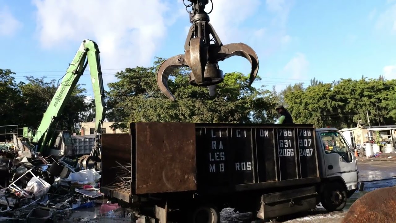 Unloading Dangerous Load Of Iron With Aluminum!!!