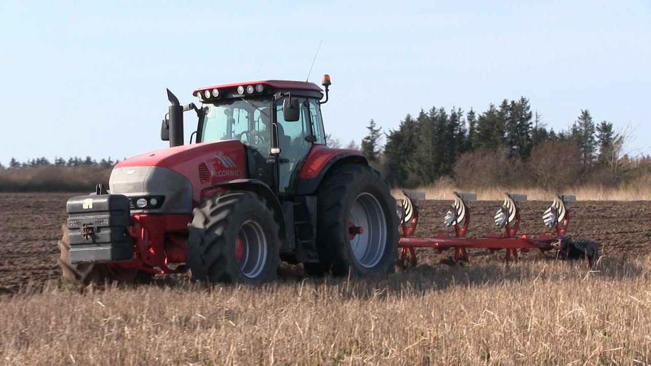 McCormick 260 ZTX Ploughing with 5-furrow Kuhn Vari-Master 152