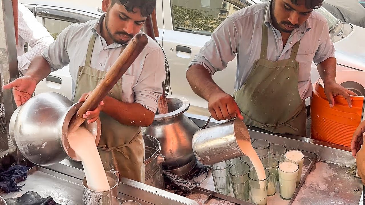 Curd Lassi Making. Summer Street Drink Fastest Lassi Maker. Famous Punjabi Lassi Street Food Karachi