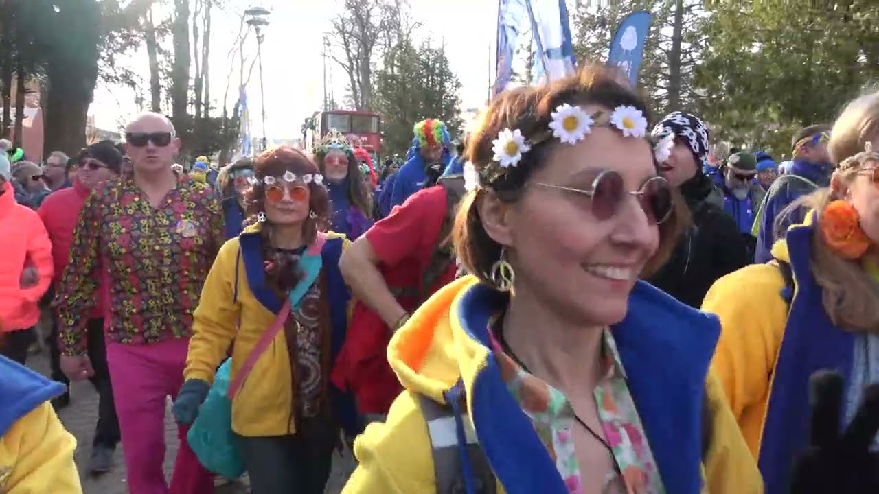 Międzynarodowy Zlot Morsów. Barwna parada przeszła ulicami Mielna