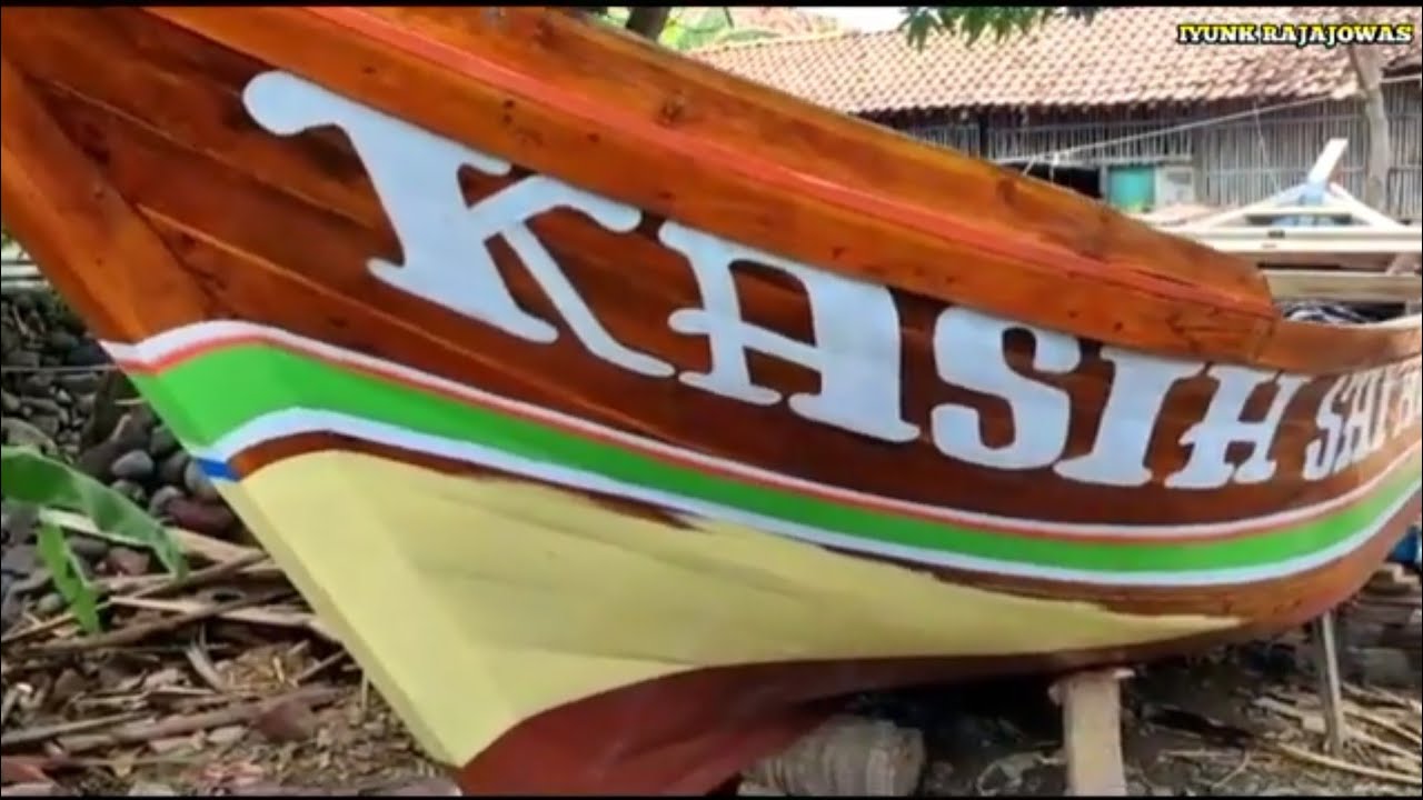 Perahu baru galangan brebes