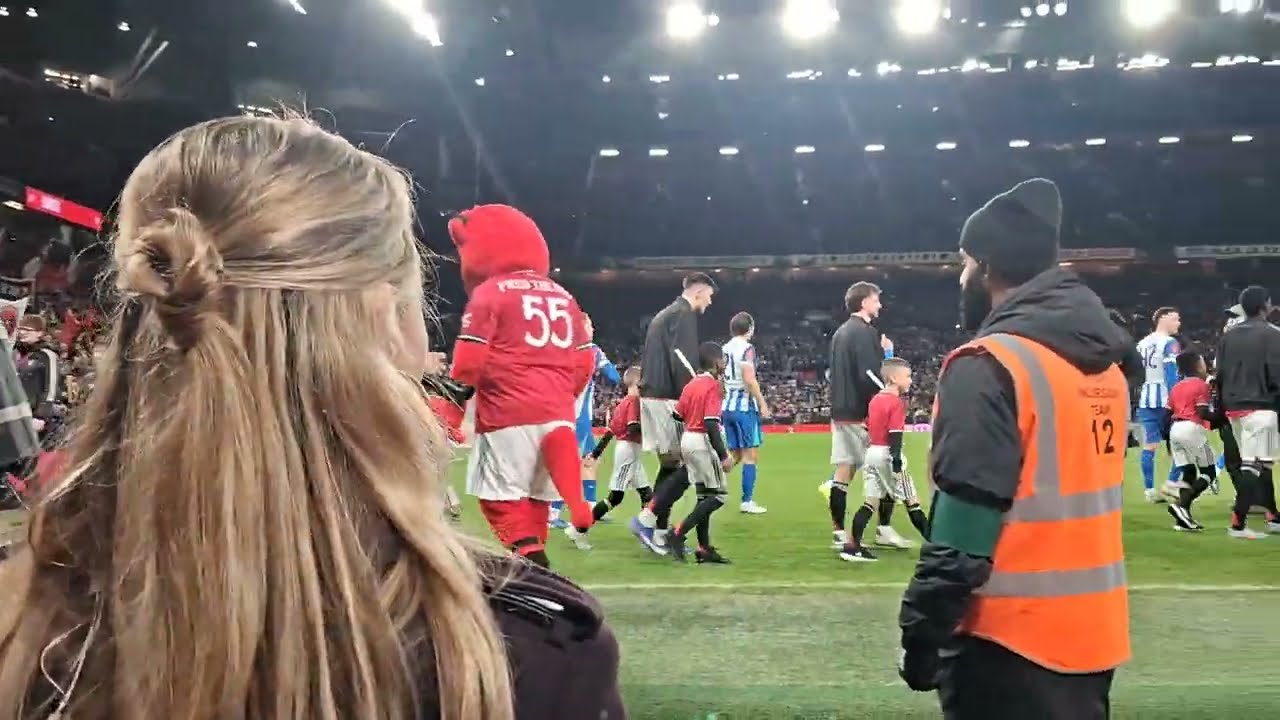 Players ready for kick off - Manchester United V Brighton - FA Cup 11jan2026