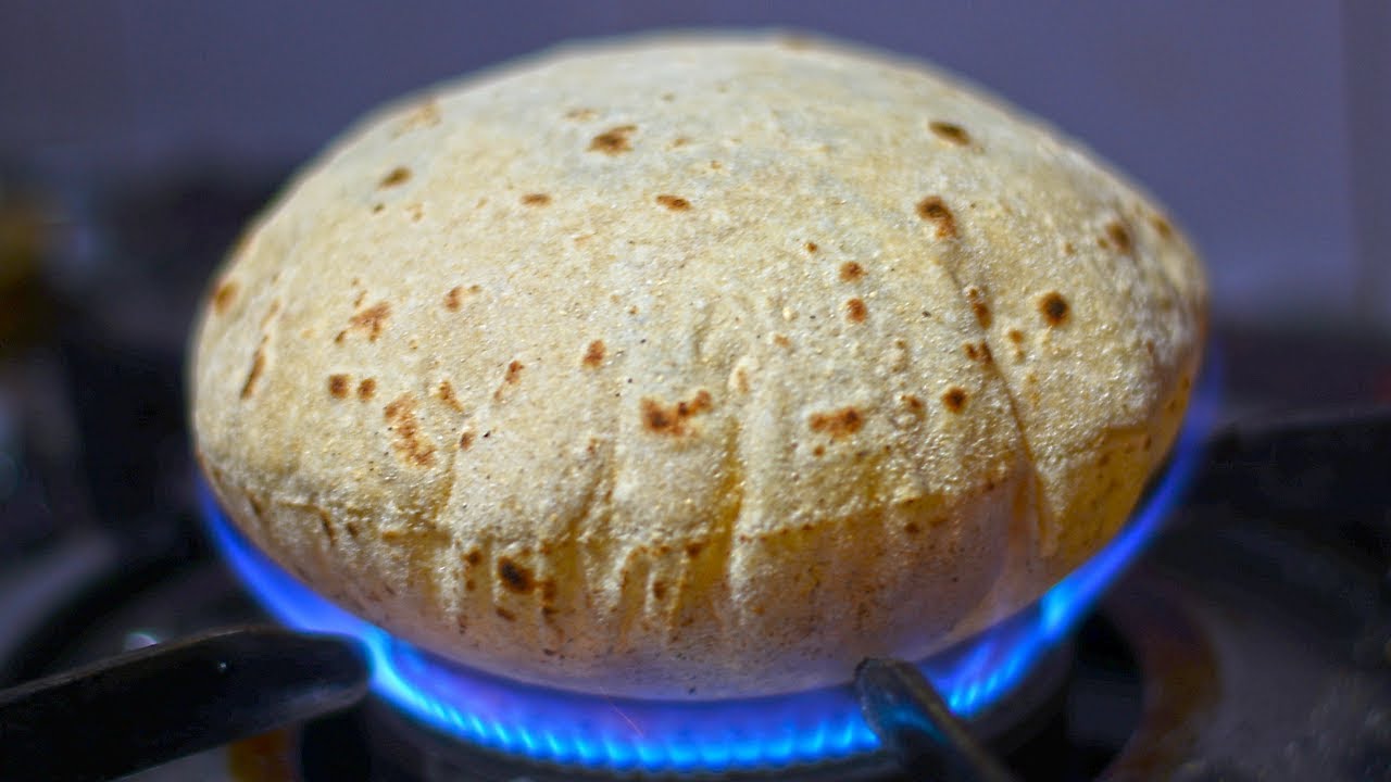 ★ नर्म फूली फूली रोटी | Soft Phulka / Roti / Chapati in Hindi @ Aapki Rasoi