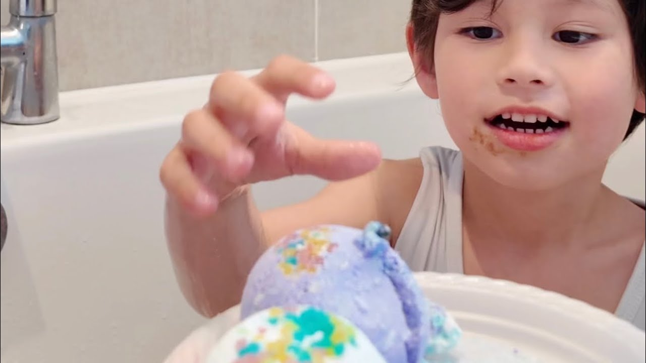 DIY dinosaur bath bombs surprise para sa twins 🛁