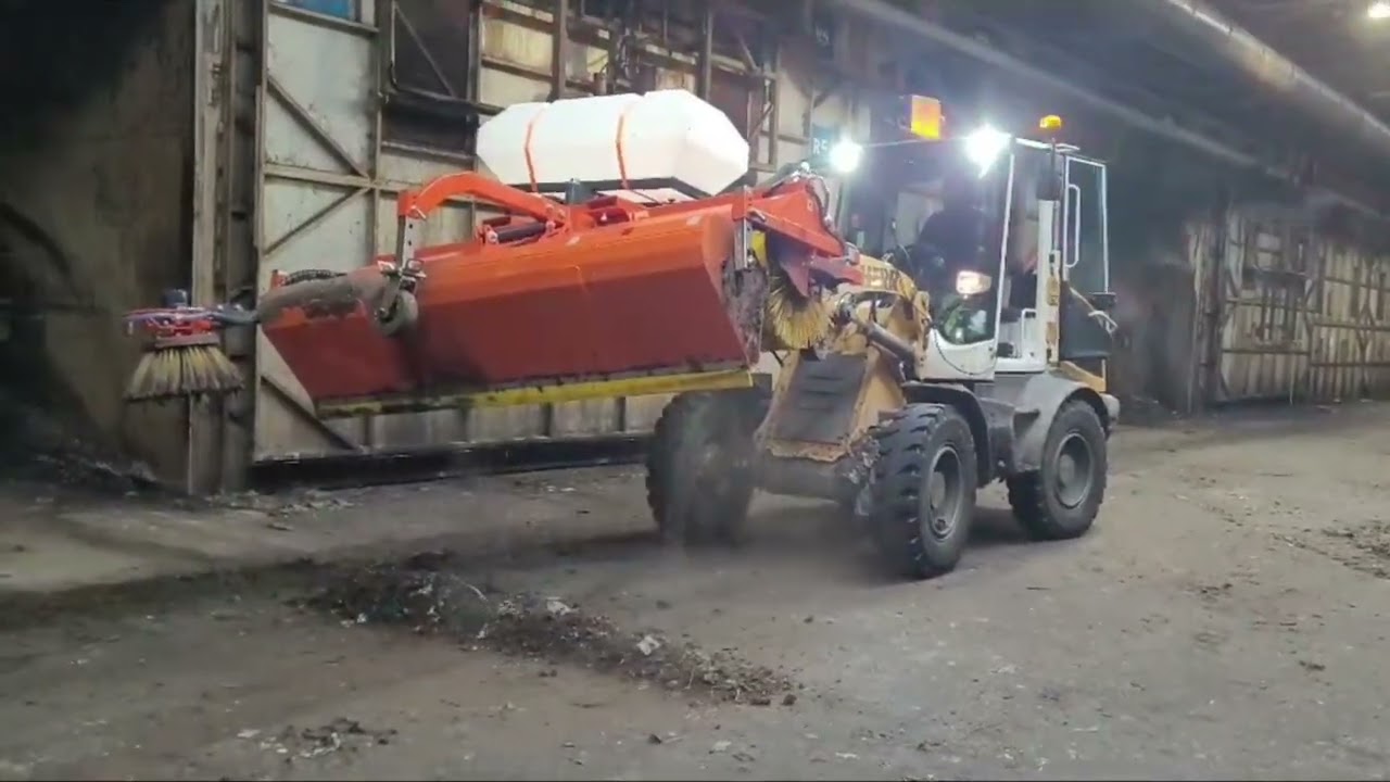 ZAMIATARKA HYDRAULICZNA ZML2000 - pokaz pracy - www.osprzet.info.pl