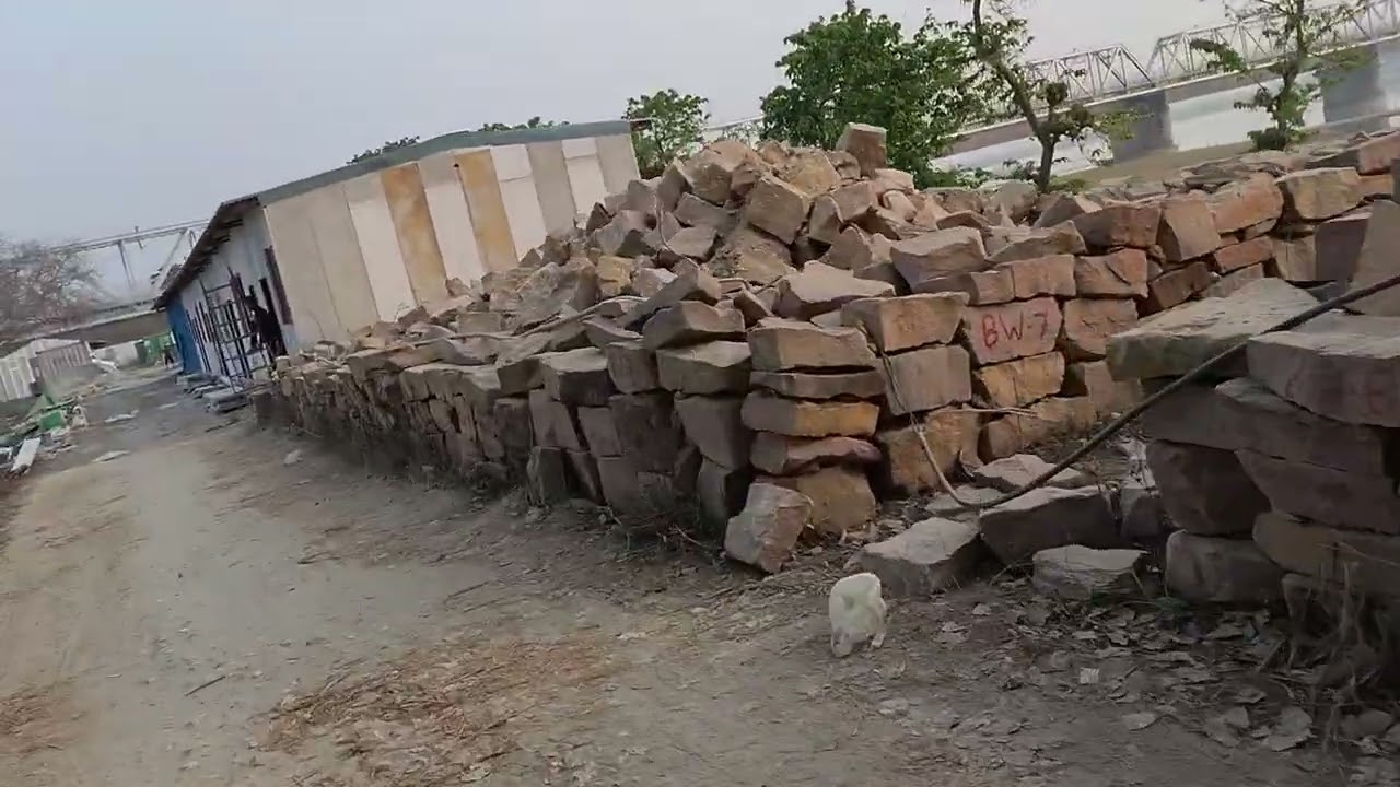 पनियहवा मे डबल पुल का कार्य प्रगति में है!!