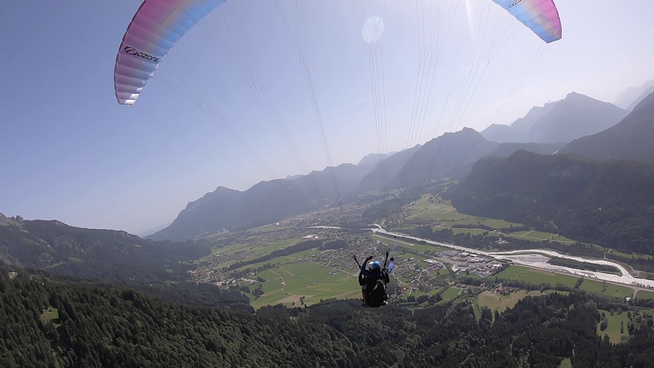 Tandem Paragliding Hahnenkamm - Fly with us :-)