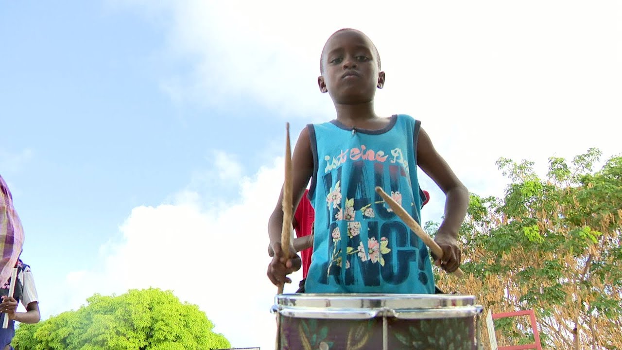 The Kenyan kids drumming up a future - BBC What's New?