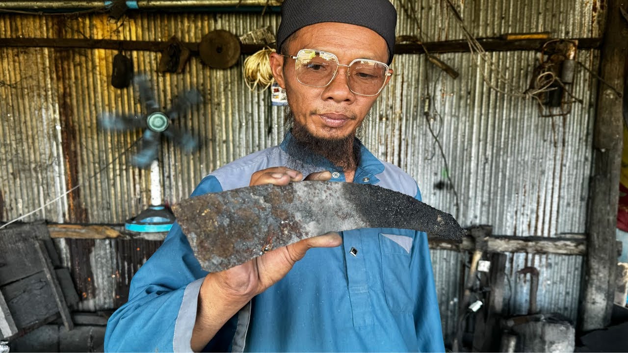 Beautiful knife transformation / From super rusty knife into a long sharp knife