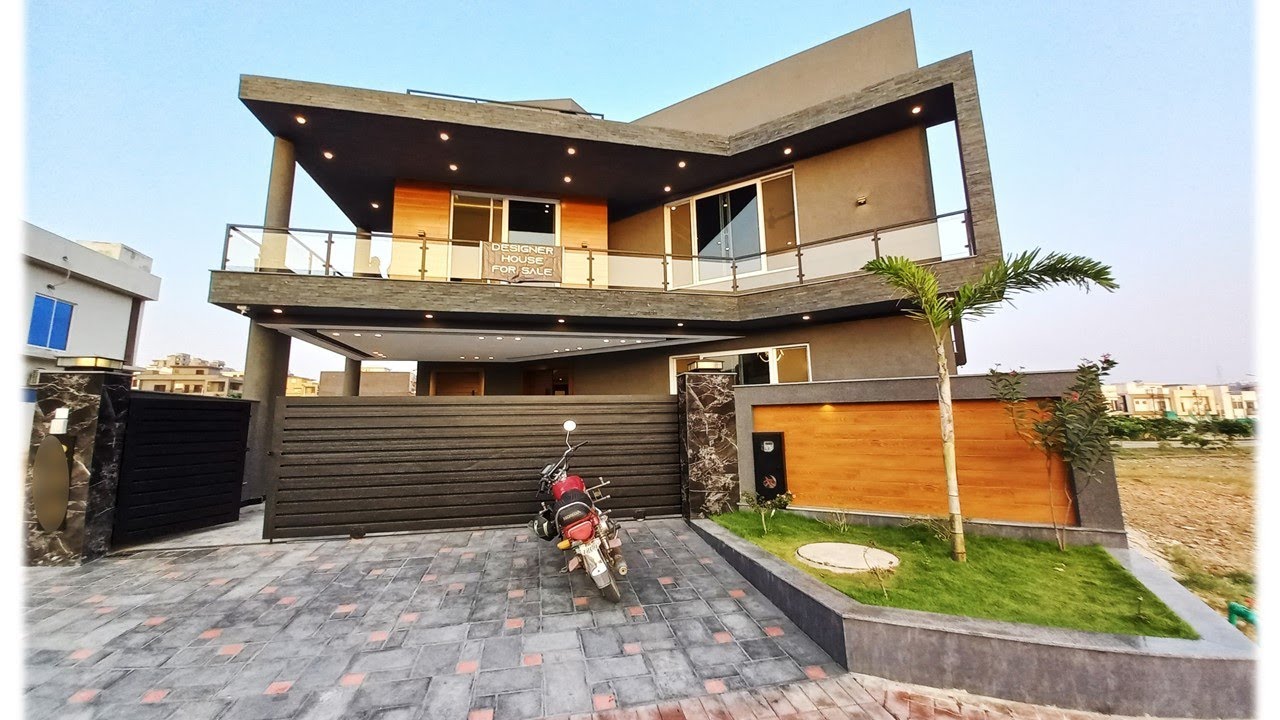 22 Marla ( DESIGNER HOUSE WITH INSIDE LAWN ) For Sale in Bahria Town Phase 08