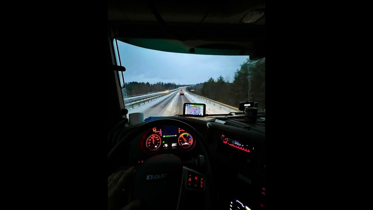 Estija Lenkija Latvija,Sudeges Komatsu,John Derre nukrito nuo tralo    10 vlogas