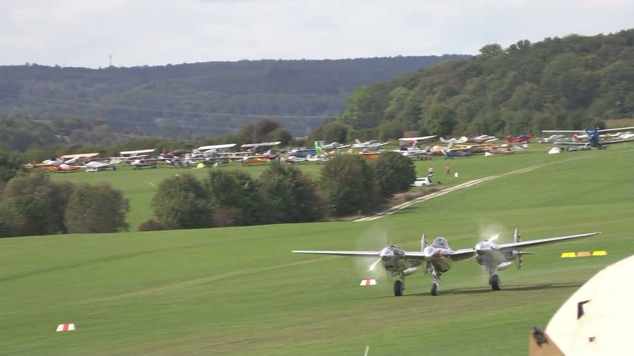 20.OTT25 Fliegertreffen Hahnweide:  P 38 Lightning Flying Bulls run way