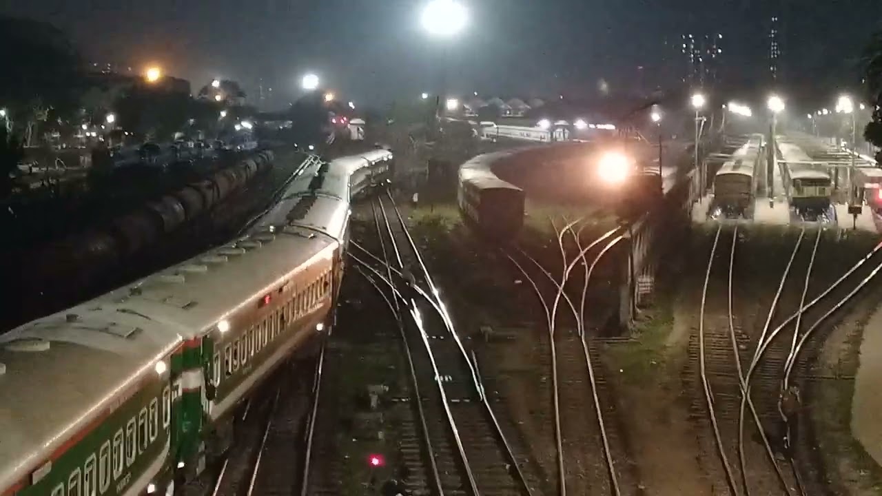 Down Drutozan Express Entered Dhaka Rail Station