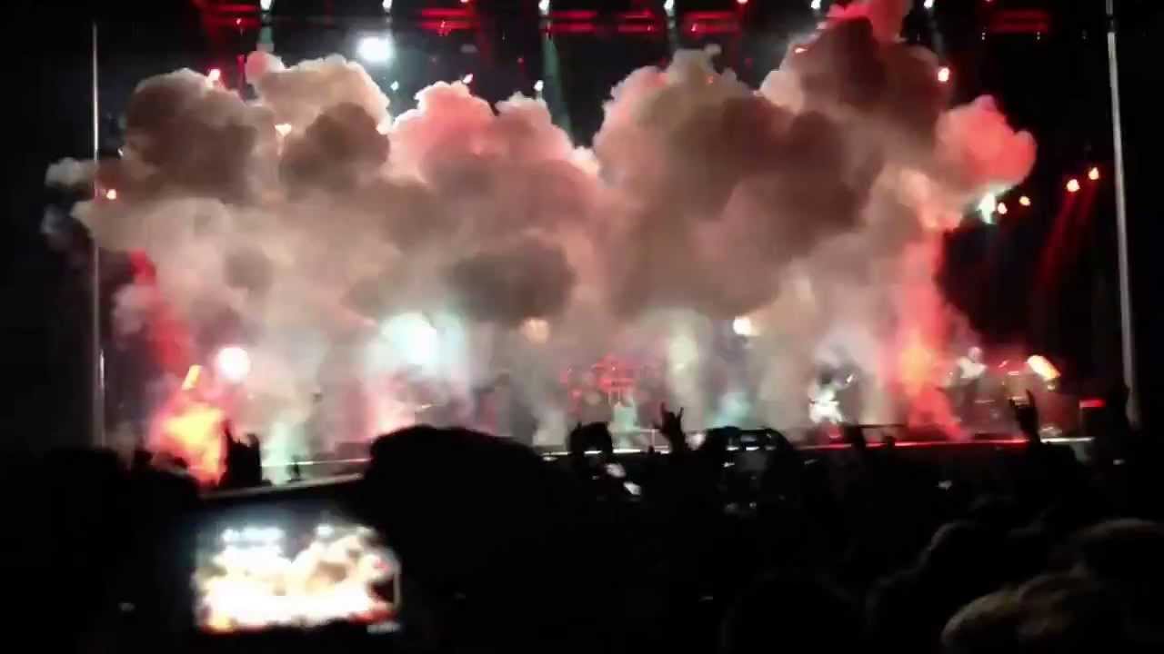 Slipknot intro Metaltown 2013 Maaaaaad
