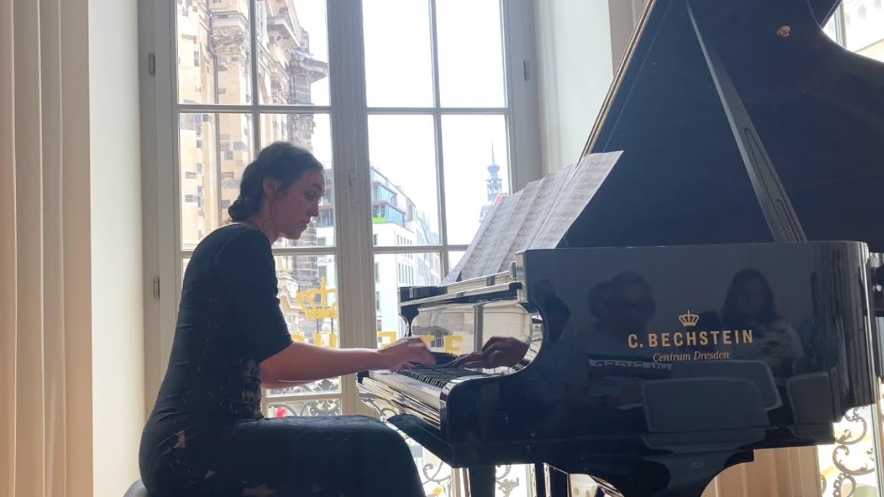 L. v. Beethoven - Sonata op.2, No.1 (1st Movement) / Anne Paepke - Piano