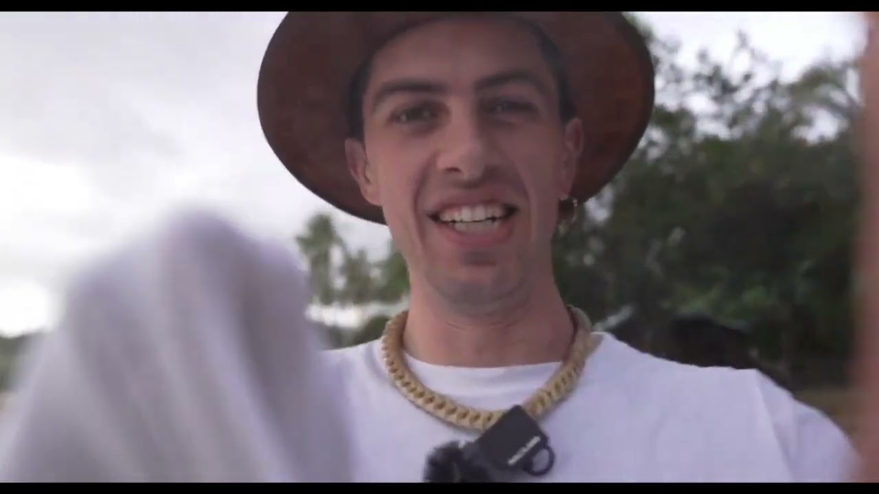 Ice Poseidon 1st day on the island 🇵🇭