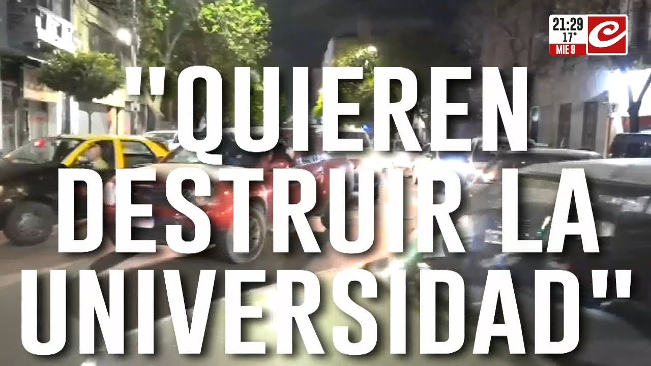 Concentración en la Facultad de Psicología: corte total en Avenida Independencia