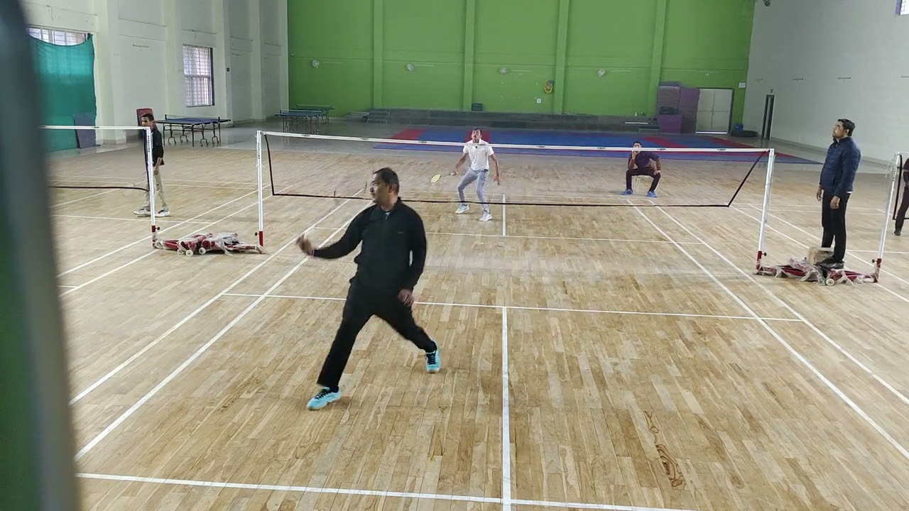 Ashok Mukati(White) V/s Akash Pandey (Black)! Singles Badminton Internal Tournament 1st Set