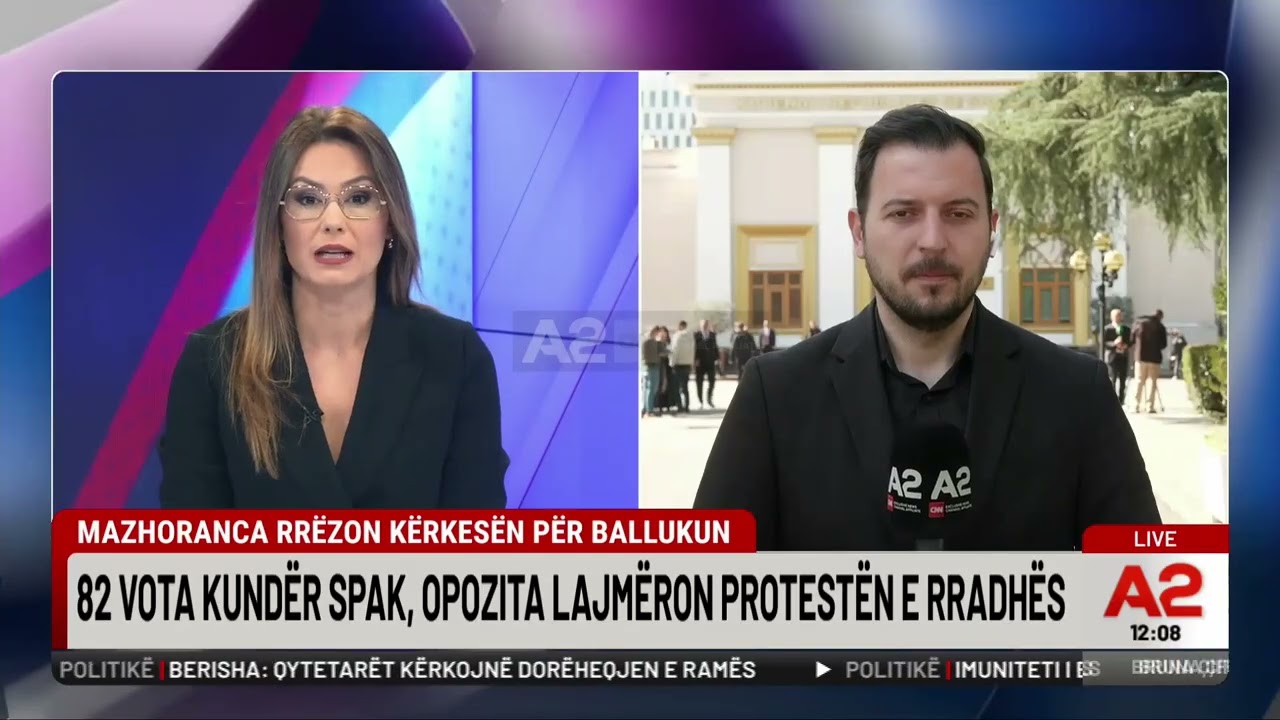 Protestuesit shkulën kangjellat, përplasen me policinë... Gazetari tregon dinamikën
