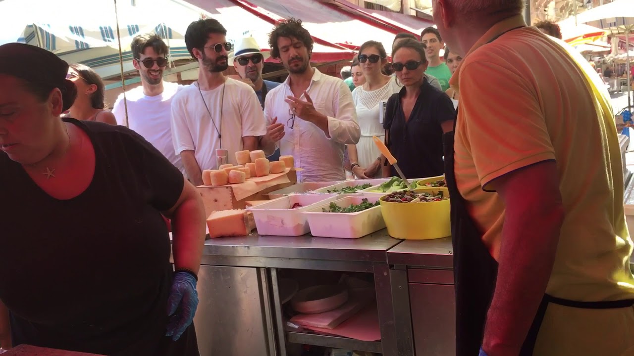 Panini incredibili al mercato di Ortigia- Caseificio Borderi .