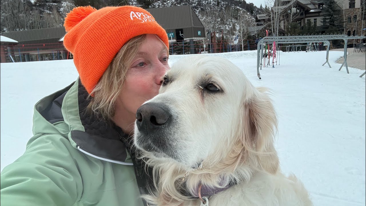 “I feel good lady” SNOWFALL! Focusing on the womder and magic of every moment! ❄️