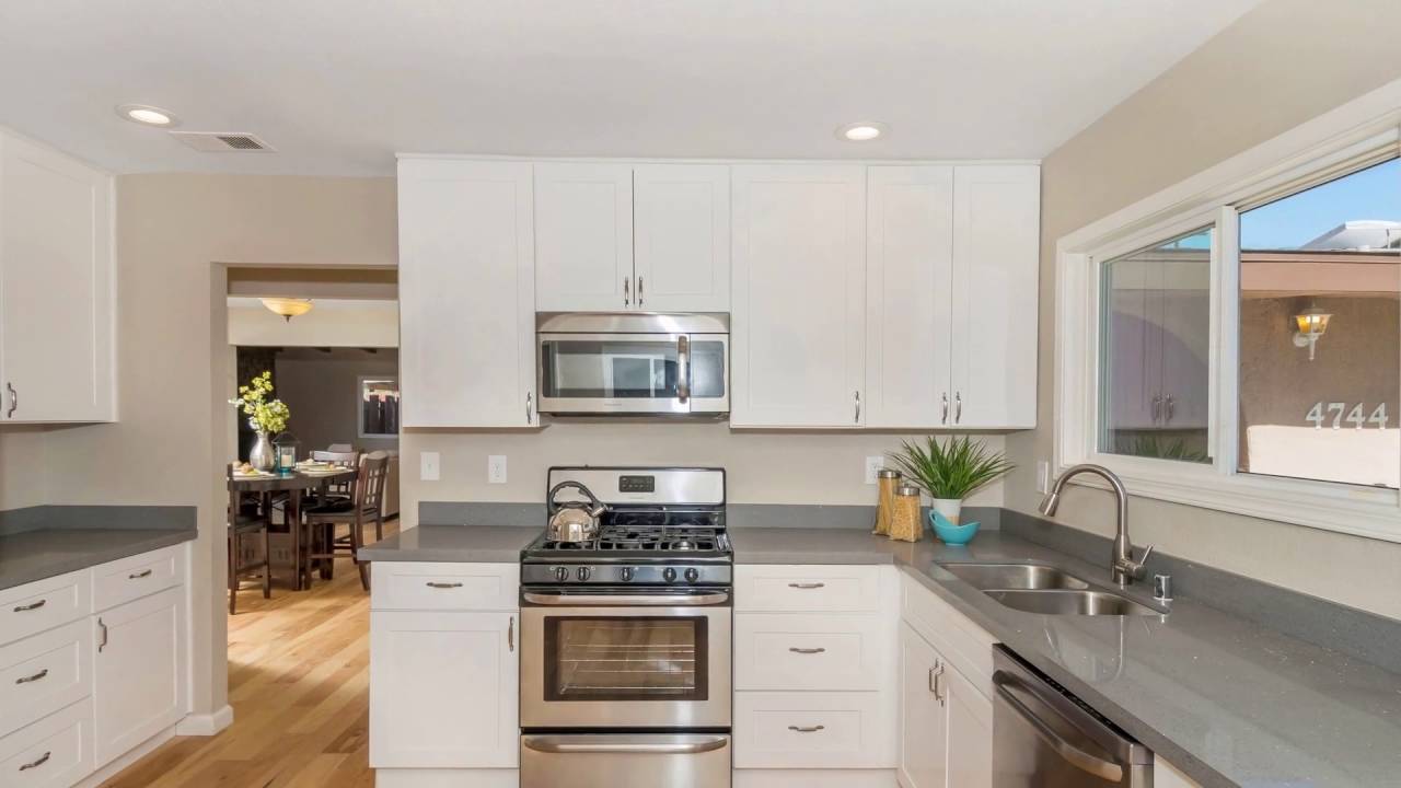 4744 Andalusia, San Diego CA 92117, USA