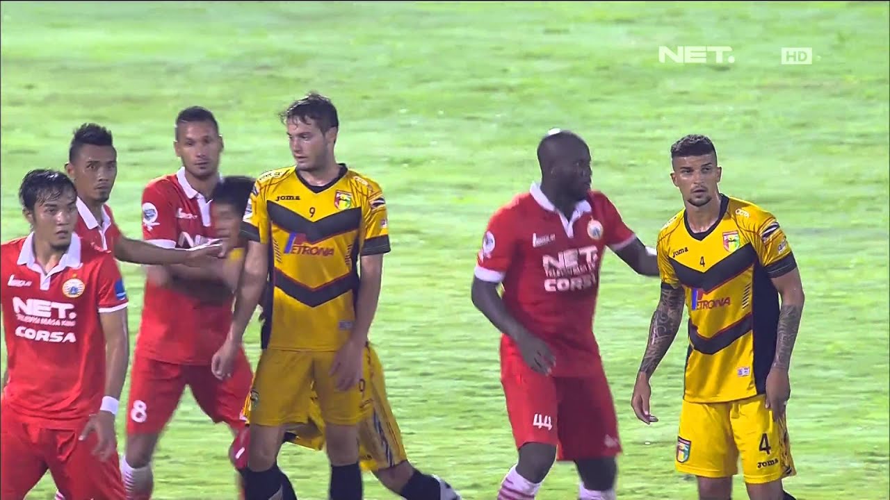 8 Besar: Mitra Kukar vs Persija (3-1) - Match Highlights