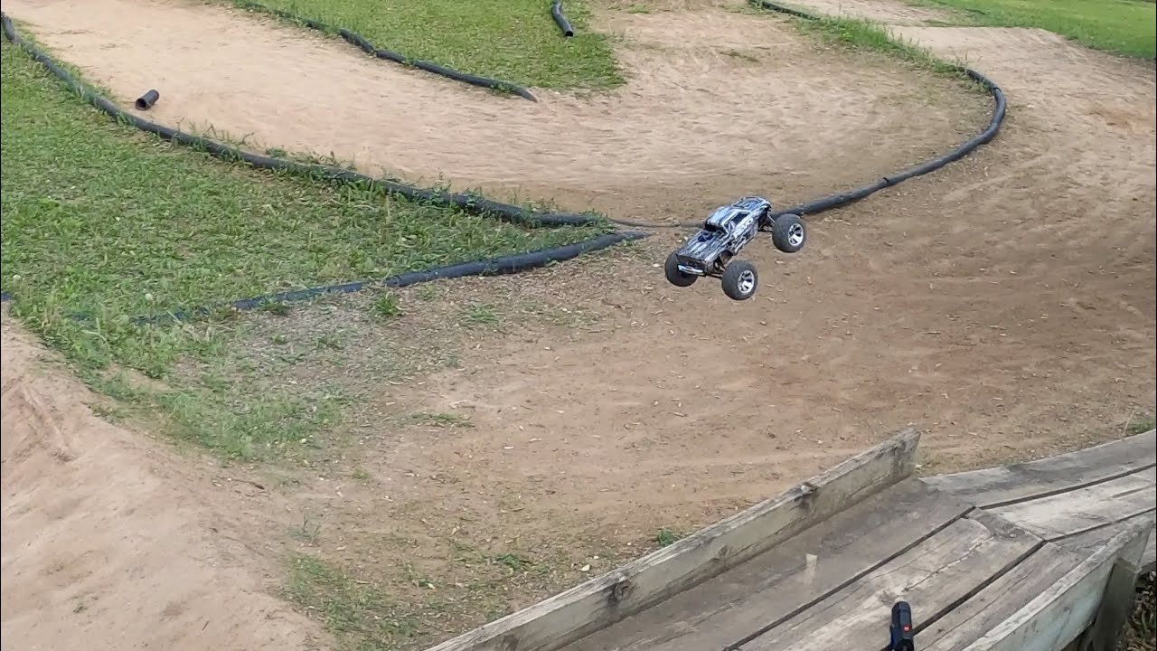 Traxxas Revo 3.3 At a rc track!