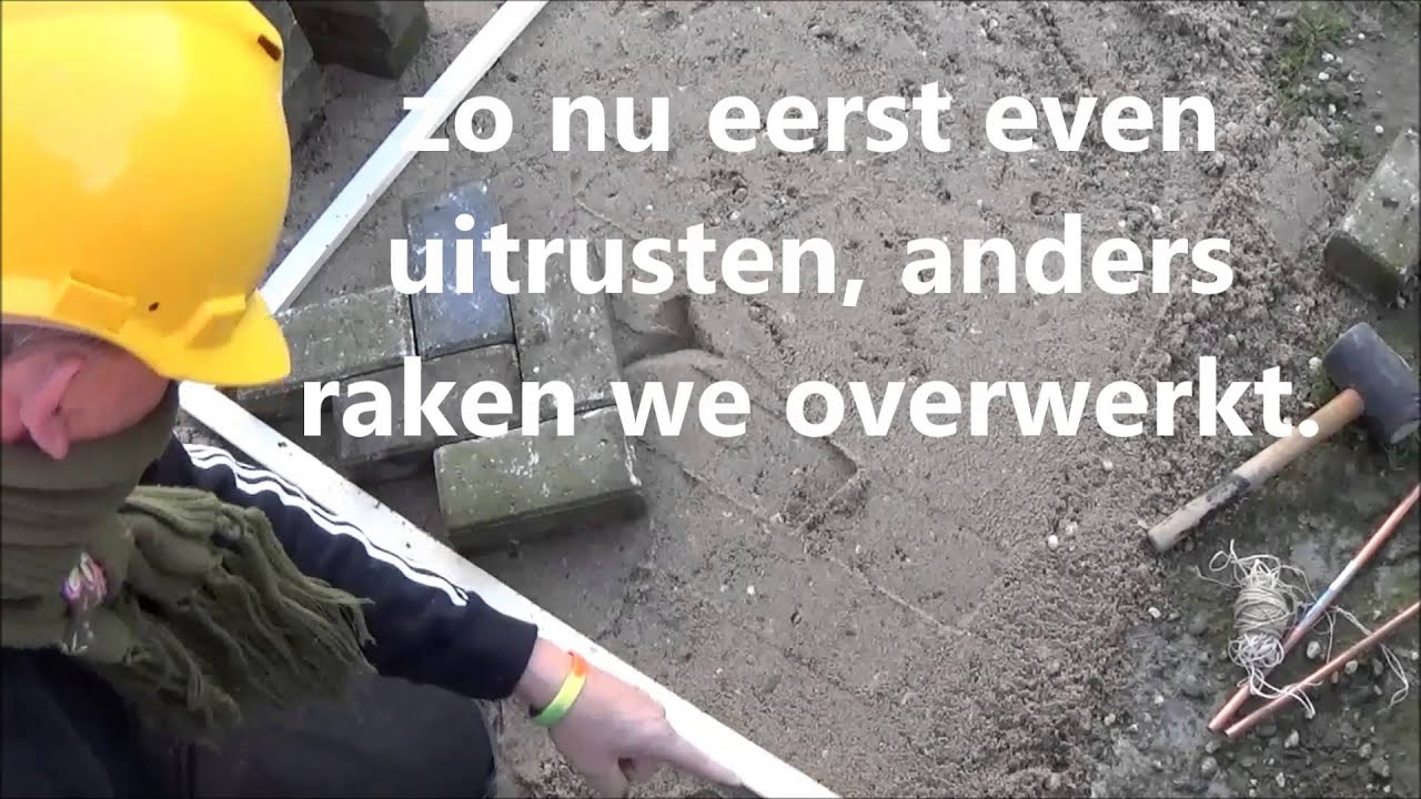 Stratenmaker slow motion keperverband leggen (pavement construction) (Pflaster Bau), 4bq video #5