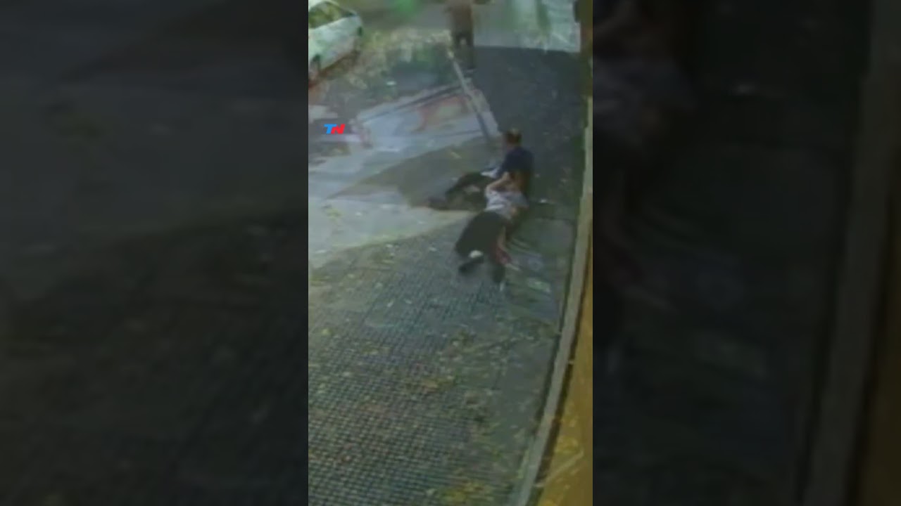 SALVAJE ATAQUE A DOS JUBILADOS I Un ladr&oacute;n los sorprendi&oacute; y los tir&oacute; al suelo para asaltarlos