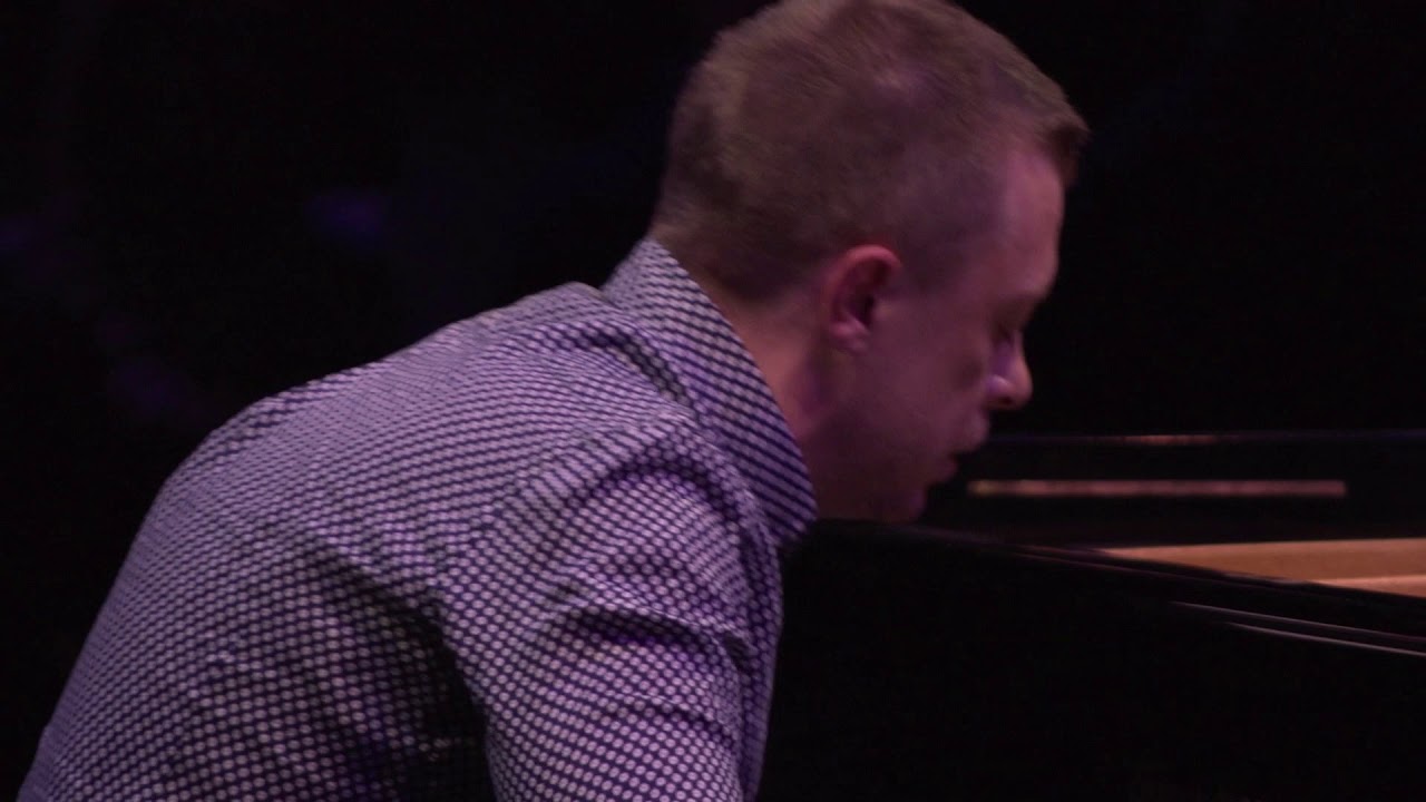 Matija Dedić - Moderato Cantabile (live in ZKM)